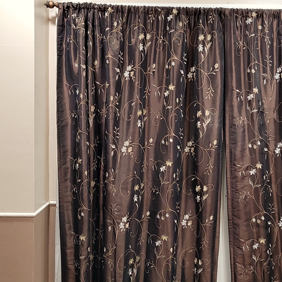 Curtain panel - Picture 3 of 3